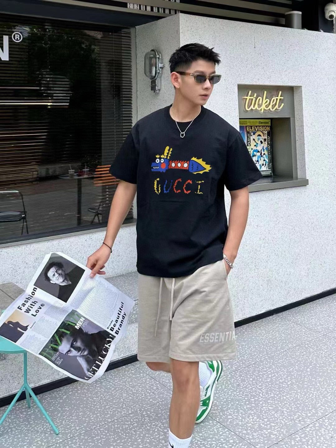 Gucci Black T-Shirt with Dragon Graphic