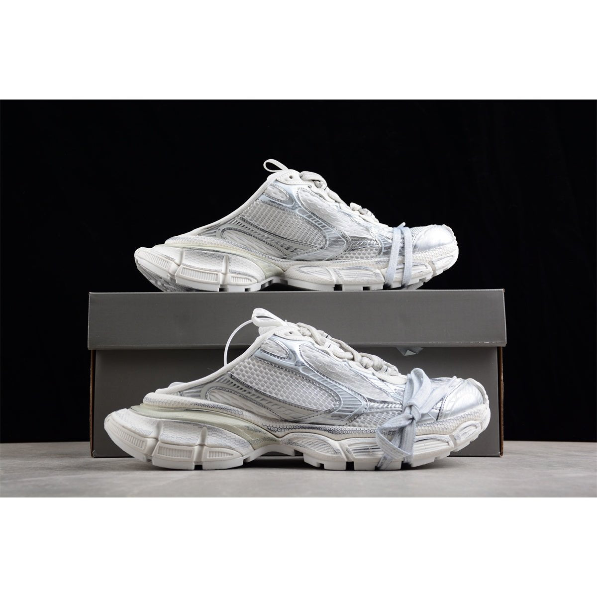 BALENCIAGA 3XL MULE x WHITE EGGSHELL