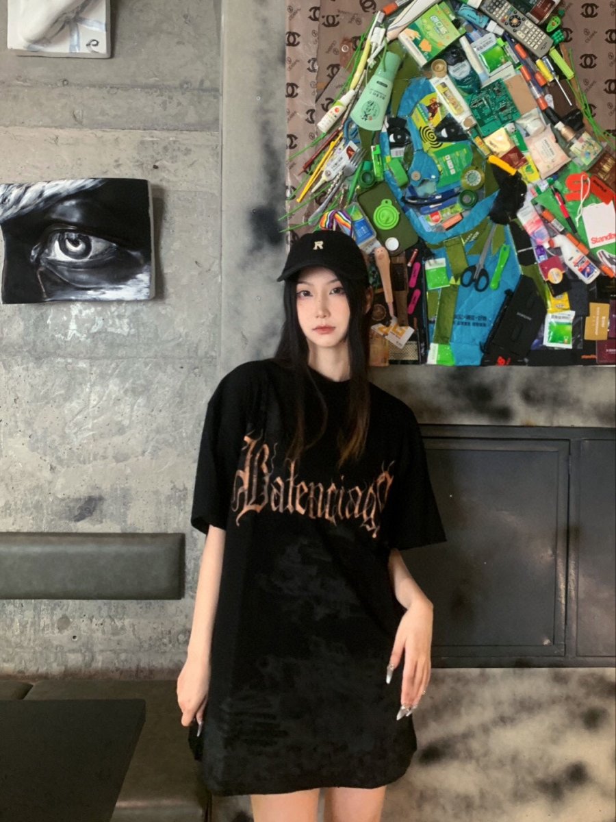 BALENCIAGA GOTHIC LOGO T-SHIRT BLACK